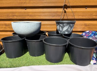 x10 Plastic pots / planters