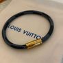 Lv bracelet Image 4