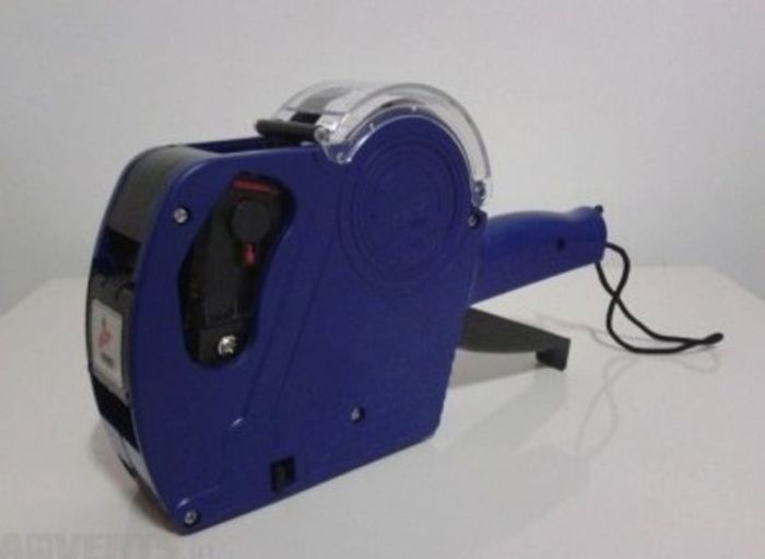 8 digitals pricing gun with preload labels and ink