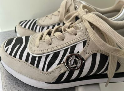 Guess Trainers