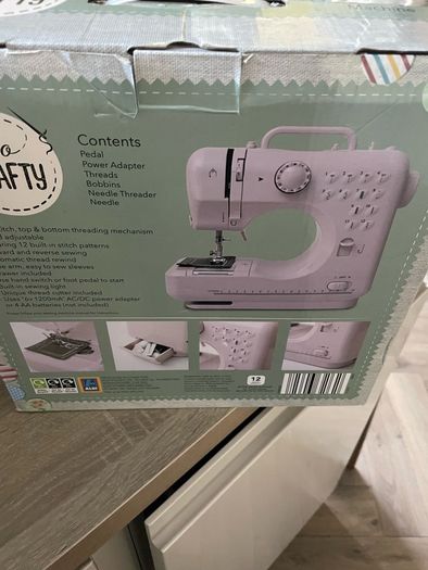 mini sewing machine