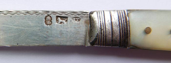 Antique Sterling Silver and Mother of Pearl Knife 1820s. 20,7g