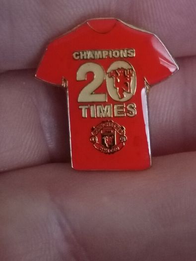 Manchester United pin badge