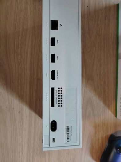 Xbox series S 512GB Mint Condition with Box