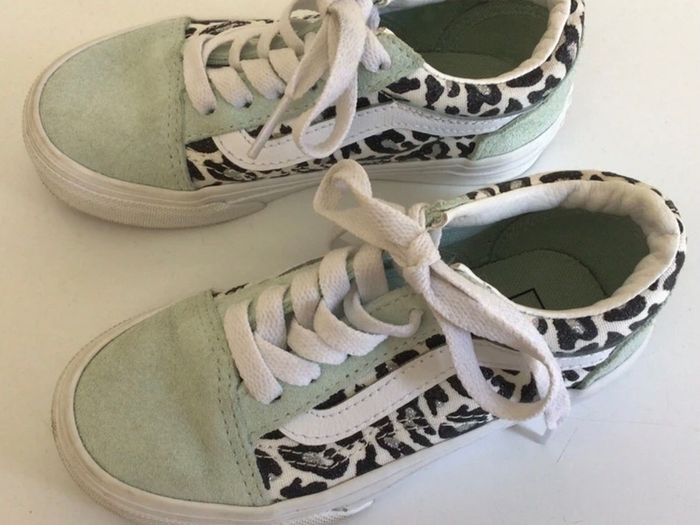 Little girls Vans Trainers in vgc Eu 27 Uk 10 infant