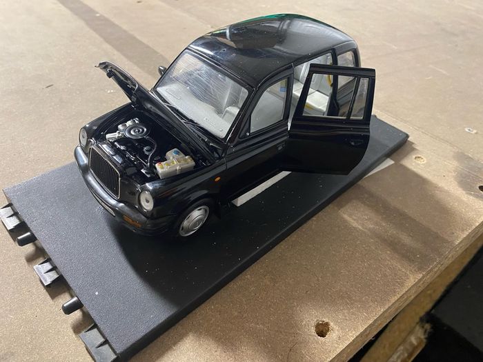 London Taxi - Diecast metal Model car. 1:18