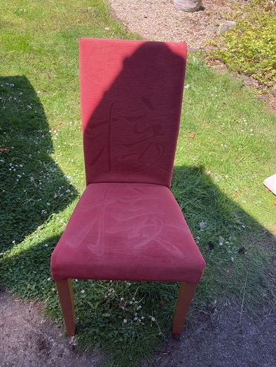 dining chairs x 4   10euro for all 4