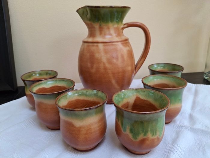 Pottery Drinks Set