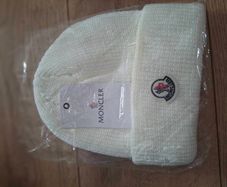 Moncler beanies white