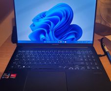 Asus Zenbook 15 Oled Ryzen 7, 16gb Ram, 2.8k 120hz Screen