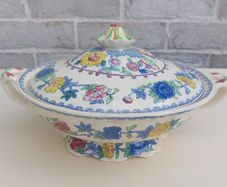 Beautiful Masons Ironstone Lidded Two Handled Oval Tureen/Vegetable Dish in the Regency Pattern Circa 1940 to 1950, Some Discoloured Age-Related Crazing Inside and Out, Priced Accordingly