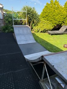 skate ramp