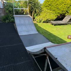 skate ramp