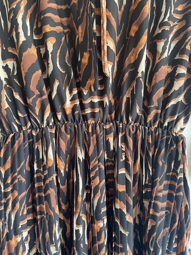 Pala D'oro brown pleated dress size small