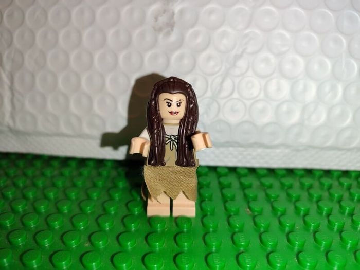 Lego Star Wars Minifigure 10236 Ewok Figures Ewoks Rebel Fighter and Rare Princess Leia and Teebo