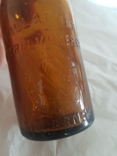 kilarney mineral water company bottle ,very good condition,,collectors item, buyer collects or pays postage  .thank you,