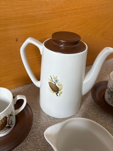 mid-century 15-piece Alfred Meakin coffee set in the "Fir Cone" (or "Hedgerow")