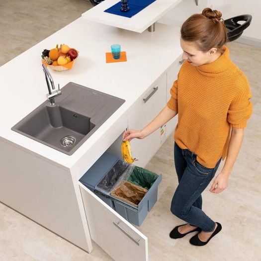 Pull-Out Cargo Waste Bin - NEW