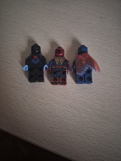 3 spiderman lego figures