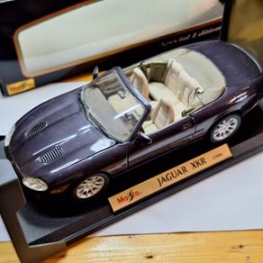 Maisto 1/18 Jaguar XKR (1998) Convertible Die-Cast Model Car - Special Edition