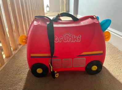 Child's suitcase - Fire Engine Trunkie