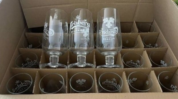 Carlsberg Pilsner Stemmed Pint Glasses
