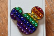Disney pin Mickey mouse Pride