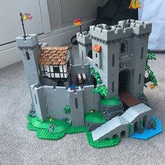 lego lion knights castle