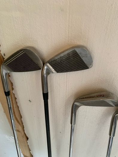 Full bagged Mens Golf set (irons, putter, drivers) (RH)