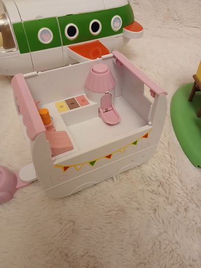 Peppa pig toys plane playground ice cream van scootter