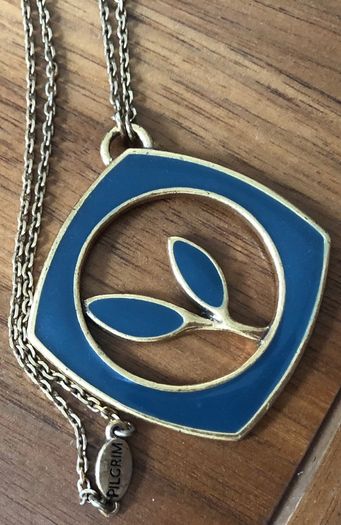 Pilgrim chain and pendant
