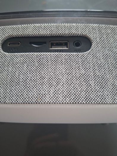bluetoot. phone charger