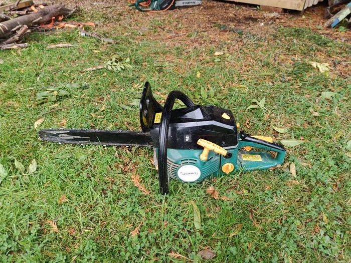 petrol chainsaw