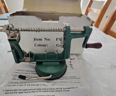 Vintage Cast Iron Apple Peeler / Corer / Slicer Boxed with Instructions