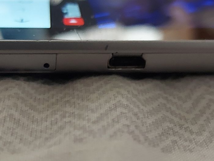 HUAWEI MediaPad T3 10 Model AGS-W09, 16GB, working fine, some few cracks on screen, don't affect touchscreen