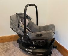Bugaboo Turtle Air Car Seat + Bugaboo 360 Base by Nuna