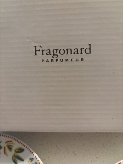 Fragonard Parfumeur Made in France Brand New Boxed set of small plates ( 3 ) 15 cm diameter