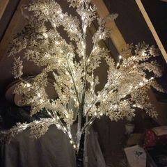 Light up tree