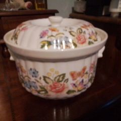 Rare Find Aynsley " Cottage Garden" Casserole Dish