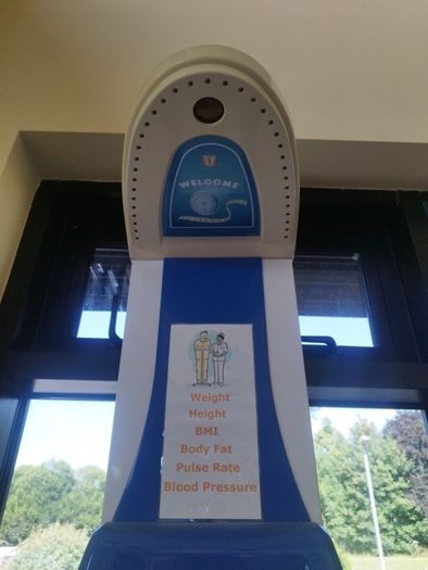 Retail ultrasonic weighing scales