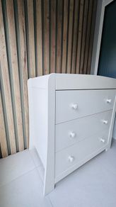 Mamas and Papas changing table