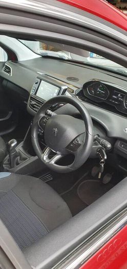 Peugeot 208 1.2 vti Allure