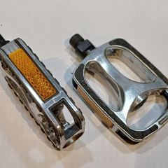 bicycle pedals