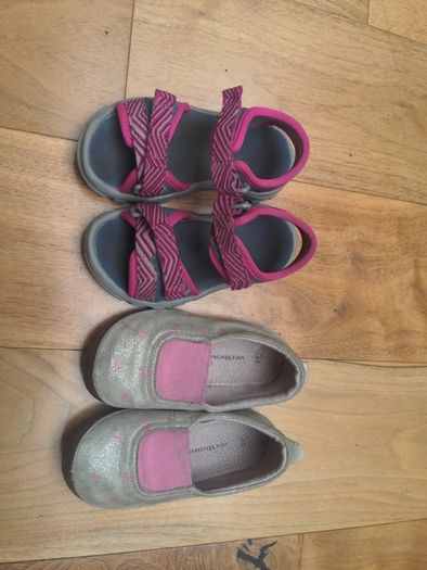 Sandals (bundle of 2 pairs)
