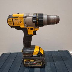 Dewalt powerful drill DCD985 with 6 AH battery