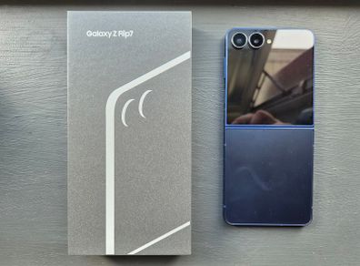 Samsung Galaxy Z Flip 7 512Gb Shadow Blue
