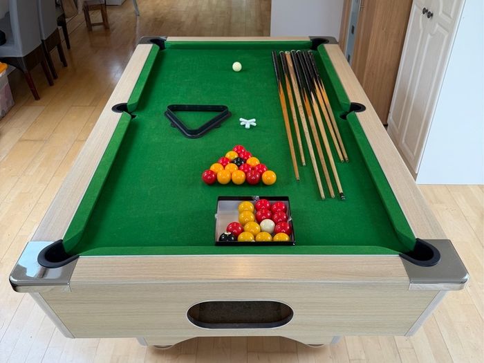 DPT Slate Bed Pool Table - Made In UK - Cues / Balls/Triangle