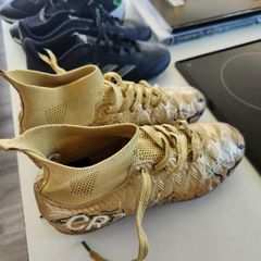 Football boots size 3