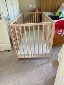 baby cot
