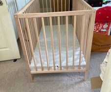 baby cot